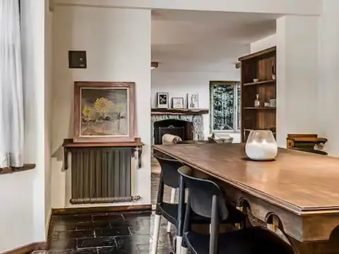 Casa en Venta con 4 cocheras
