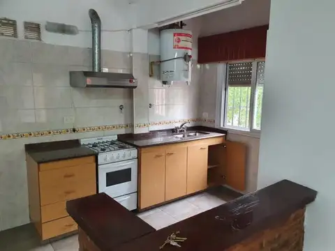 3 DEPARTAMENTOS 3 AMB Y 2 AMB  GARAGE LOMA HERMOSA