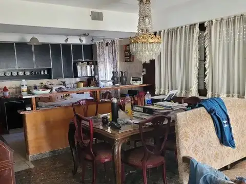 Casa 6 ambientes con 3 baños