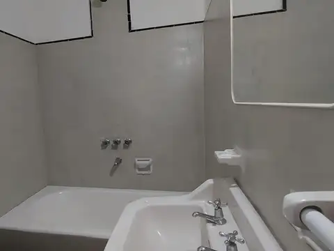 Depto Tipo Casa en Alquiler 50 años