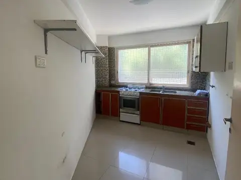 Departamento en Alquiler en Parque Centenario, $ 980.000