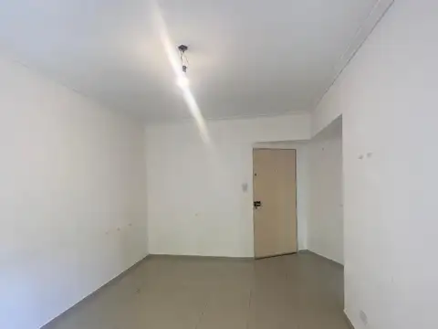 Depto 3 amb al frente con 2 balcones, gran living, cocina c/lavadero, luminoso, a cuadras del PARQUE 