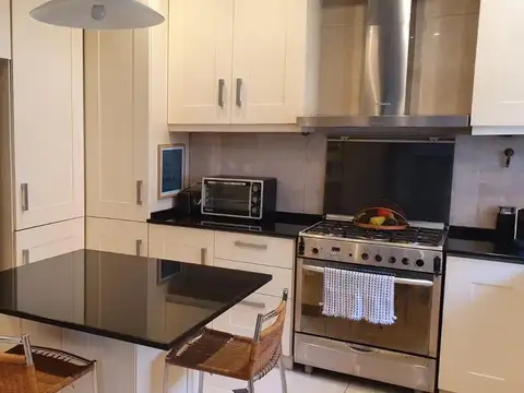 Casa en Venta con 6 cocheras