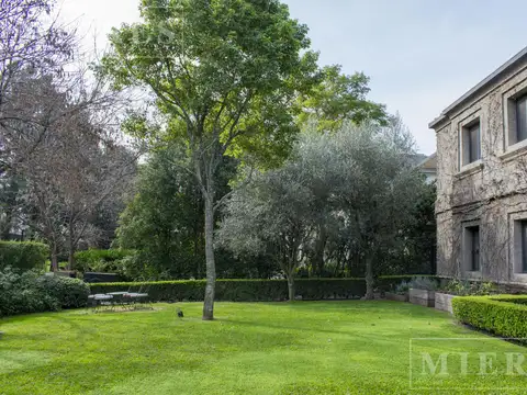 Casa 6 ambientes con 3 baños