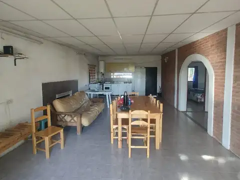 RUTA 18 100, Piso 0