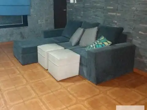 Casa 5 ambientes con 2 baños