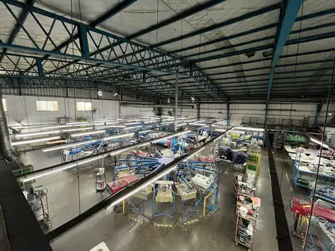 Nave Industrial modelo. Villa Martelli. 1.100 m2 cubiertos en impecable estado