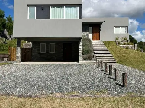 Casa en venta - 5 Dormitorios 4 Baños - 990Mts2 - Pinamar