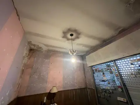 CASA A RESTAURAR CON TRES HABITACIONES EN VENTA, GENERAL LAS HERAS