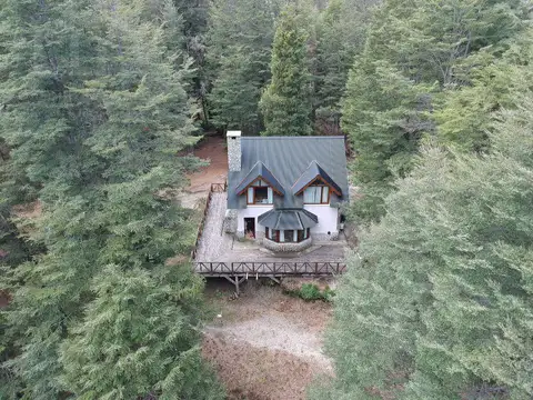 Casa en venta en Villa La Angostura sobre importante fracción en  Arauco