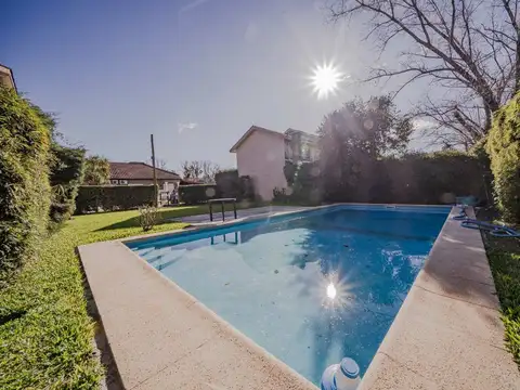 VENTA CASADUPLEX PILAR, BARRIO CERRADO