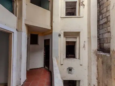 Avenida Hipólito Yrigoyen 3600