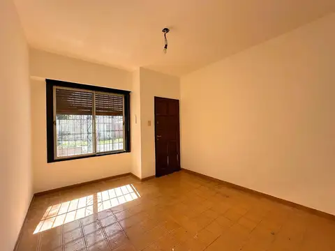Casa en Alquiler en Villa Ballester, $ 950.000