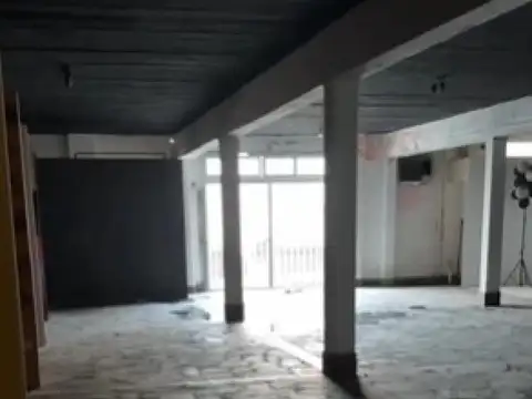 Casa en Venta con 5 cocheras