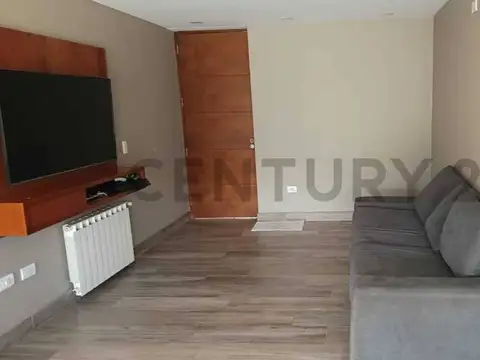 Casa 7 ambientes con 2 baños