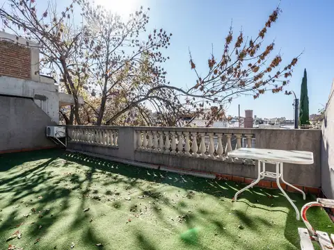 VENTA PH VILLA PUEYRREDON  7 AMBIENTES Y QUINCHO