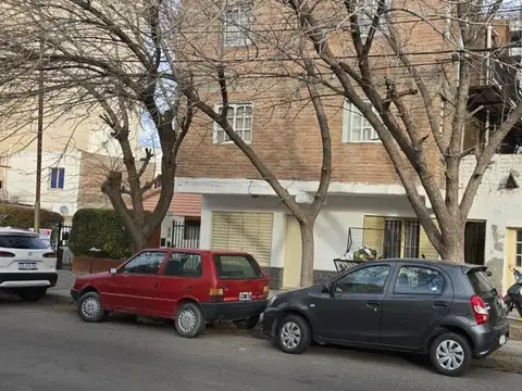 Complejo Con Departamentos Residenciales