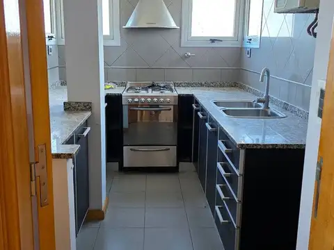 Alquiler 4 ambientes PISO ALTO cochera lav Quilmes