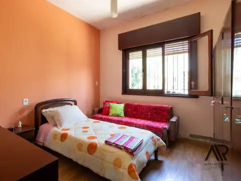 Casa 5 ambientes con 1 baño
