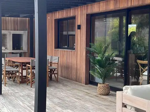 Departamento 5 ambientes con 4 baños