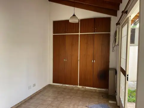 Depto Tipo Casa en Alquiler con 1 cocheras