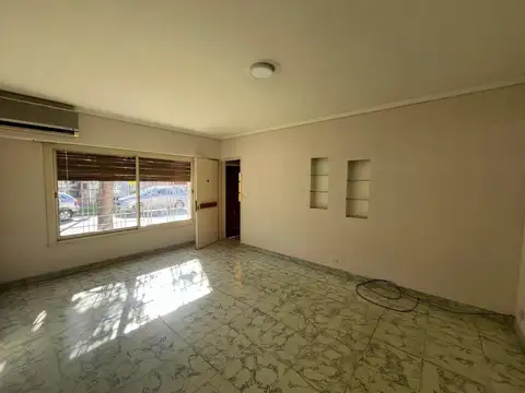 Depto Tipo Casa en Alquiler de 3 ambientes