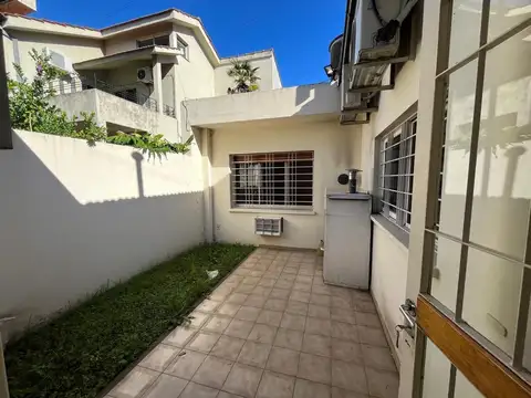 Depto Tipo Casa en Alquiler 40 años