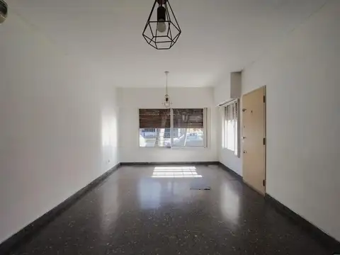 Depto Tipo Casa en Alquiler de 3 ambientes