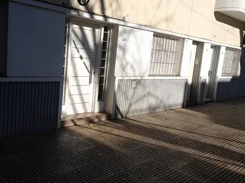 MUY LINDO P.H PLANTA BAJA AL FRENTE CON ENTRADA INDEPENDIENTE APTO PROFESIONAL