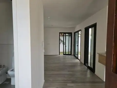 Casa 3 ambientes con 2 baños