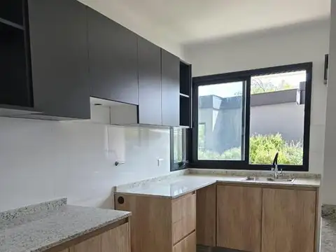 Duplex a la Venta - 3 Domitorios - Housing en Arguello