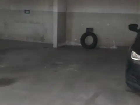 Alquiler cochera fija cubierta