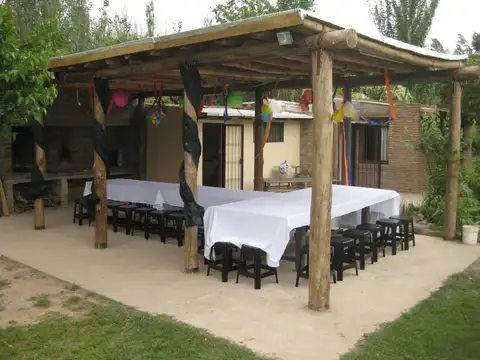 VENTA QUINCHO CON CASA JESUS NAZARENO GUAYMALLÉN