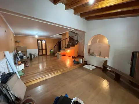 Casa 6 ambientes con 3 baños