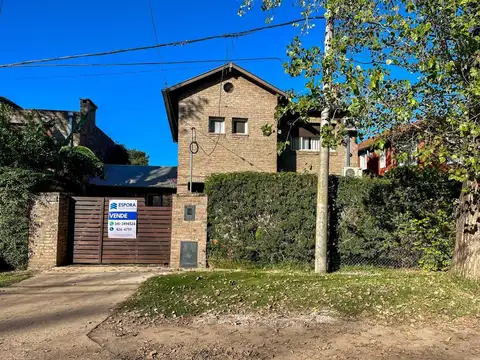 FISHERTON 3 DORMITORIOS - Hermosa casa 