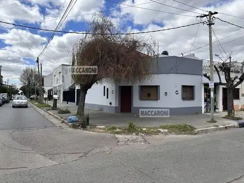 Casa - Alquiler - Argentina, La Matanza - CAVIA 401