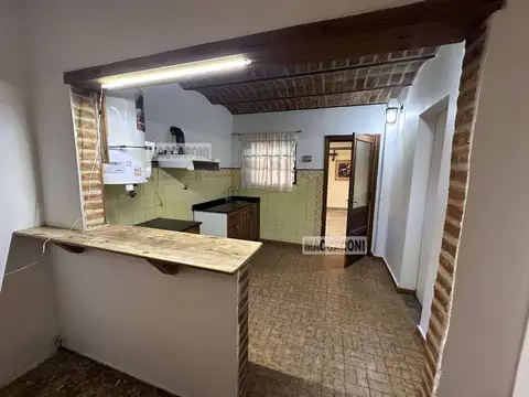 Casa 3 ambientes con 1 baño