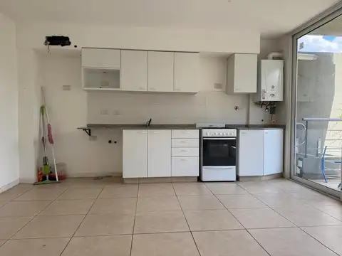 Av Pte J D Peron 1551 , Piso 1