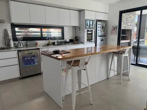 Casa en Alquiler 1 año