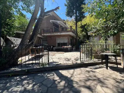 VENTA QUINTA 6 AMB SOBRE LOTE 1940 M2  TORTUGUITAS