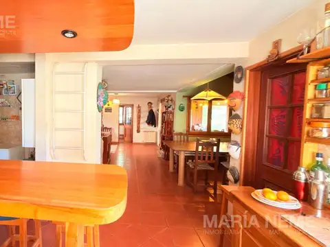 Casa 6 ambientes con 3 baños