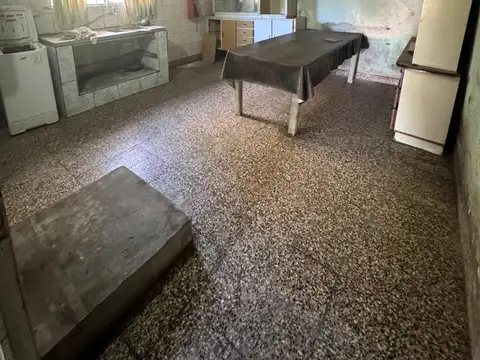 Casa 2 ambientes con 1 baño
