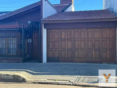 Elizalde 300 y Avenida Teodoro Sanchez de Bustamante