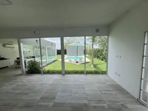 Casa en Venta con 1 cochera