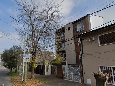 En Venta en Palomar Departamento en 3er Piso por Escalera de 2 Ambientes Tipo Loft con Espacio Coche