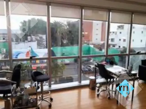 Oficina en Alquiler al Norte