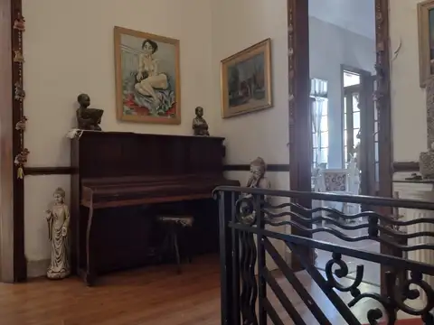 Depto Tipo Casa en Venta 90 años