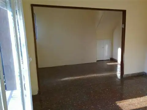 Depto Tipo Casa 2 ambientes con 1 baño