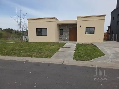 Casa en venta 4 ambientes  Santa Elisa