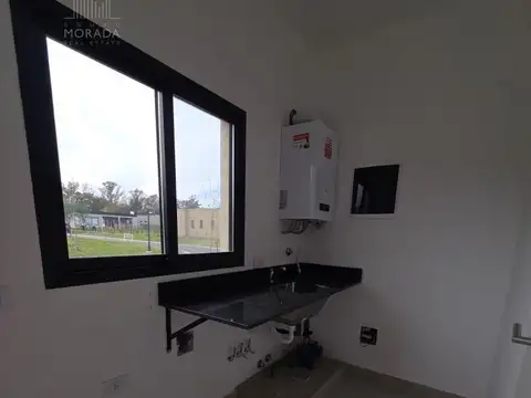 Casa 4 ambientes con 2 baños